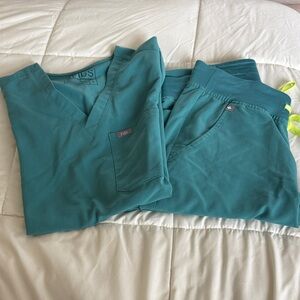 FIGS Marine S Scrub Set